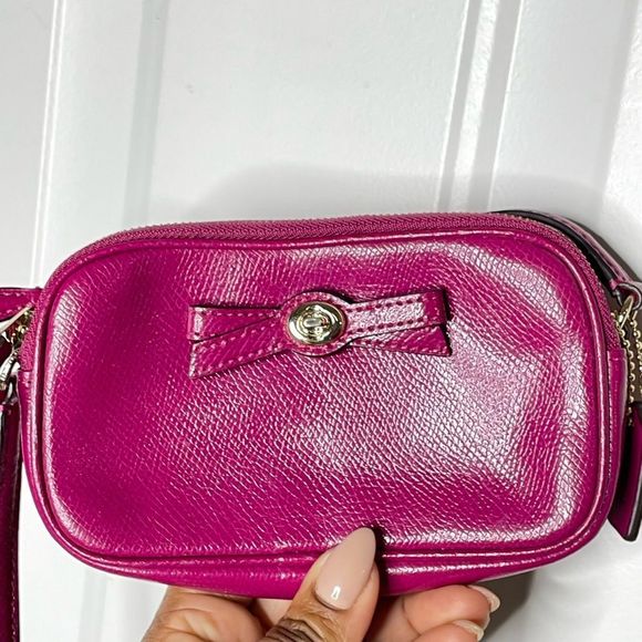 Coach Handbags - COACH F64655 TURNLOCK BOW CROSSBODY POUCH